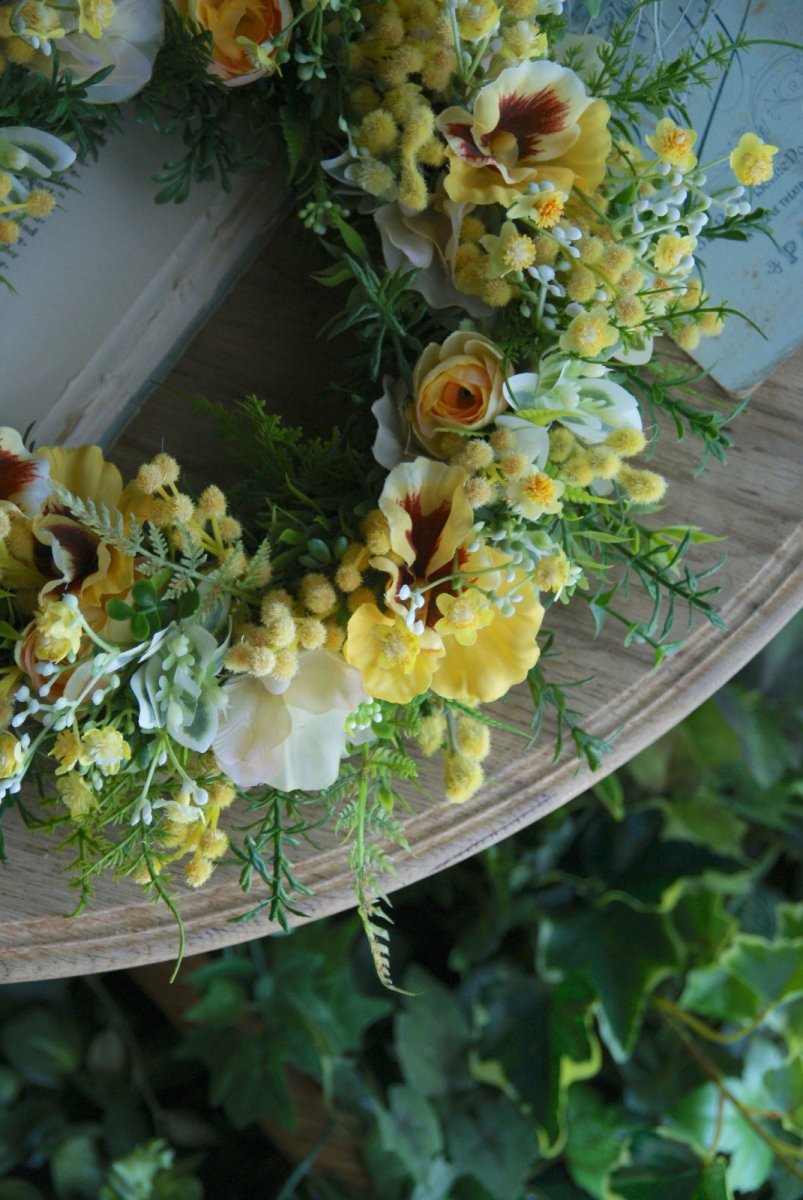 画像3: パンジーとミモザのリース (3)