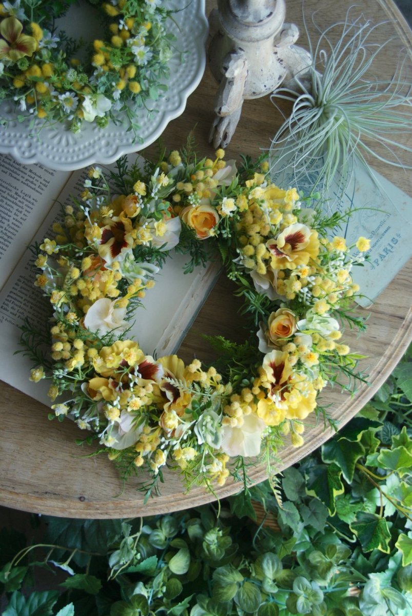 画像2: パンジーとミモザのリース (2)