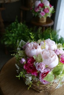 芍薬のコンポジション Aタイプ - KANON FLOWERS カノンフラワーズ